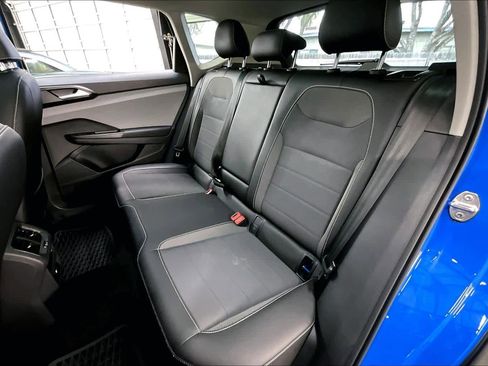 Used 2023 Volkswagen Taos SE w/ Panoramic Sunroof Package image 29