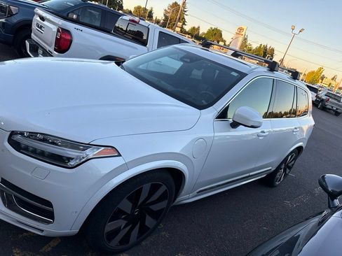 Used 2023 Volvo XC90 T8 Ultimate w/ Lounge Package AWD/4WD image 7