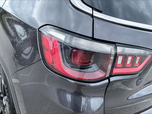 Used 2022 Jeep Compass Latitude FWD image 29
