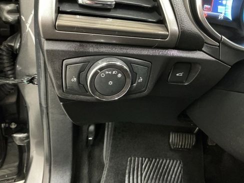 Used 2018 Ford Fusion SE w/ Fusion SE Technology Package image 20