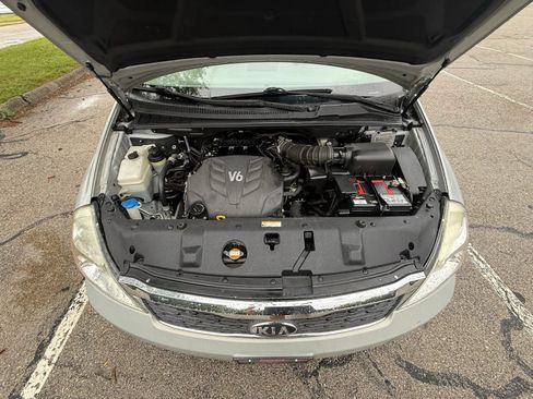 Used 2012 Kia Sedona EX w/ Luxury Pkg FWD image 10