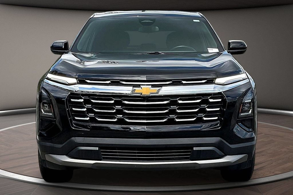 Used 2025 Chevrolet Equinox LT FWD image 2