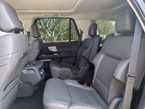 Certified 2025 Ford Expedition Active image 13