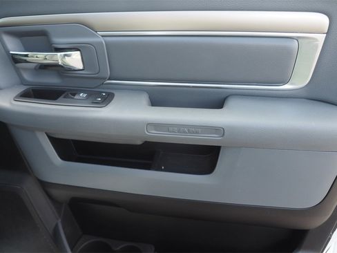 Used 2018 RAM 2500 Big Horn image 26