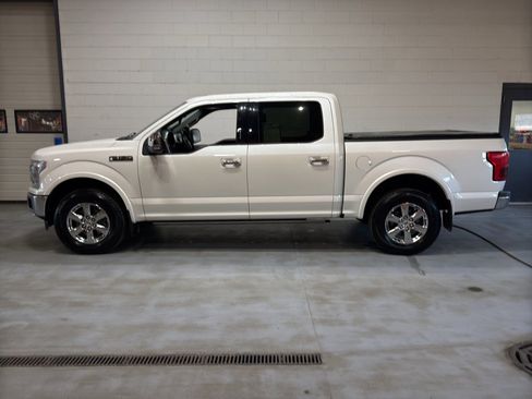 Used 2019 Ford F150 Lariat w/ Equipment Group 502A Luxury image 2