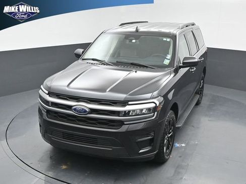 Used 2024 Ford Expedition XLT RWD image 11