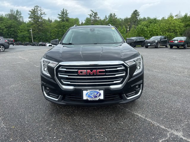 Used 2024 GMC Terrain SLT AWD/4WD image 2
