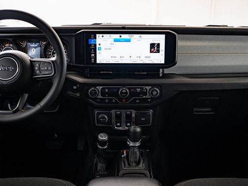 Used 2024 Jeep Wrangler Sport S image 28