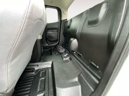 Used 2019 Chevrolet Colorado W/T image 13