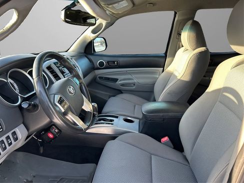 Used 2012 Toyota Tacoma Base image 9
