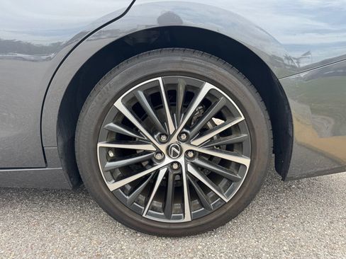 Used 2024 Lexus ES 350 w/ Premium Package FWD image 6