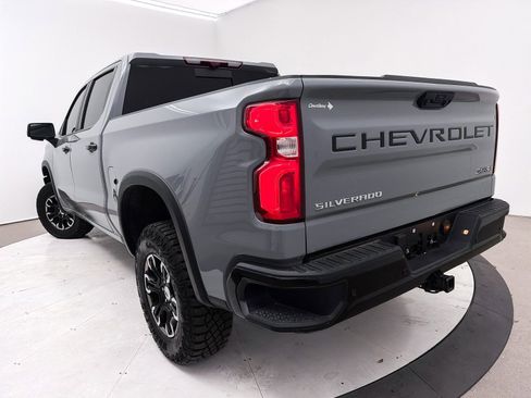 Used 2025 Chevrolet Silverado 1500 ZR2 w/ Technology Package AWD/4WD image 9