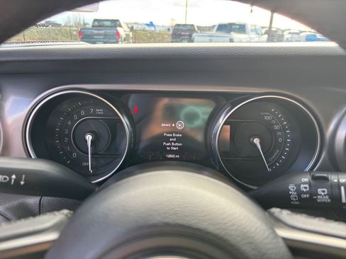 Used 2023 Jeep Wrangler Unlimited image 17