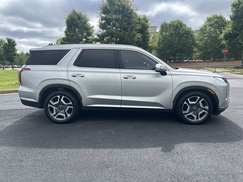 Used 2024 Hyundai Palisade SEL w/ Premium Package FWD image 12