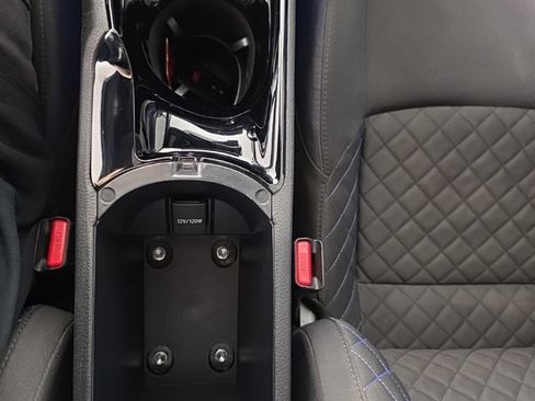 Used 2020 Toyota C-HR XLE FWD image 22