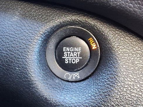 Used 2018 Jeep Cherokee Limited AWD/4WD image 27