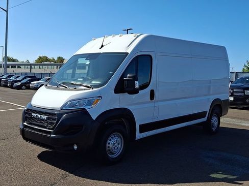 Used 2025 RAM ProMaster 3500 w/ Convenience Group FWD image 3