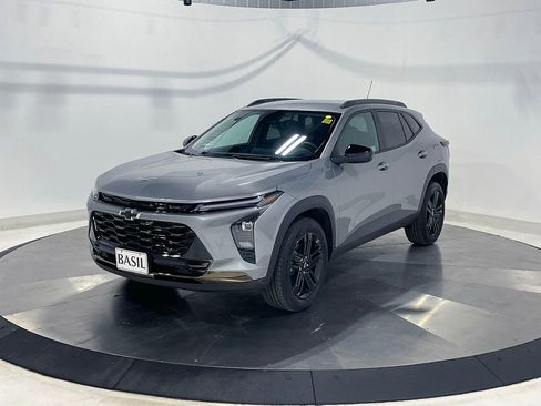 Used 2025 Chevrolet Trax ACTIV image 8