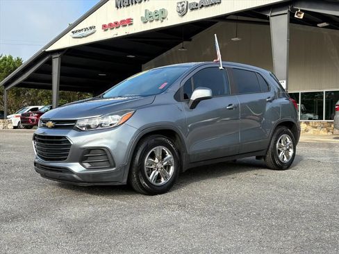 Used 2020 Chevrolet Trax LS w/ Tint and Cruise Package FWD image 1
