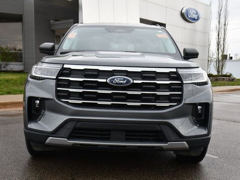 Certified 2025 Ford Explorer Active w/ Active Comfort Package AWD/4WD image 9