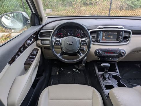 Used 2019 Kia Sorento LX w/ LX Convenience Package image 21