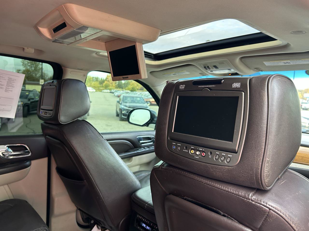 Used 2011 Cadillac Escalade ESV Platinum AWD/4WD image 20