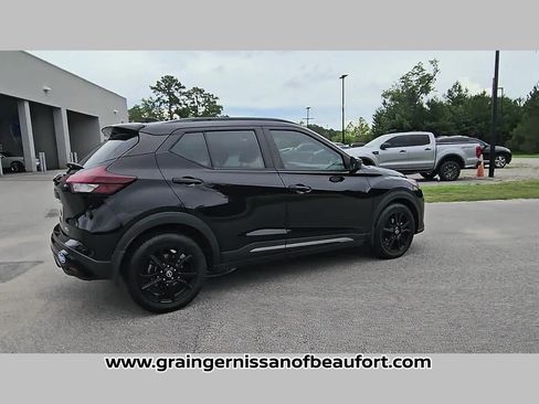 Used 2023 Nissan Kicks SR FWD image 32