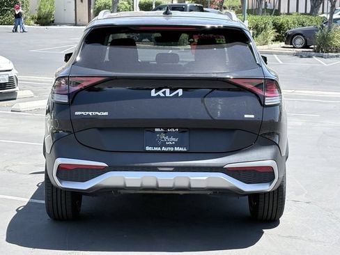 Used 2023 Kia Sportage EX AWD/4WD image 6