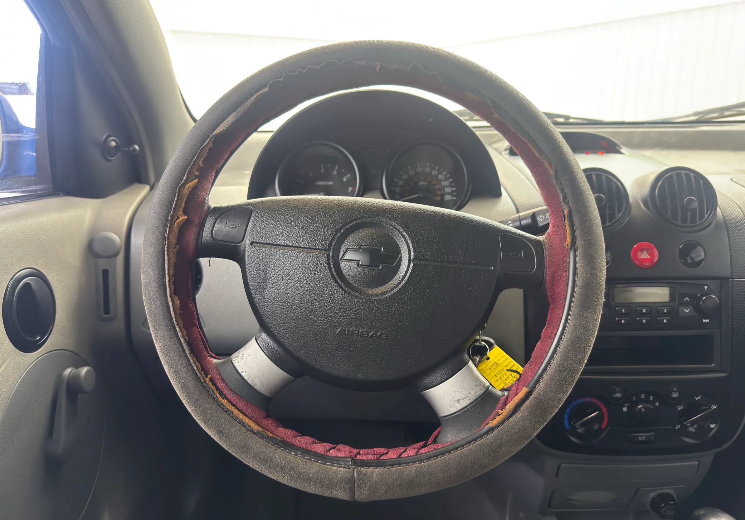 Used 2004 Chevrolet Aveo Hatchback FWD image 18