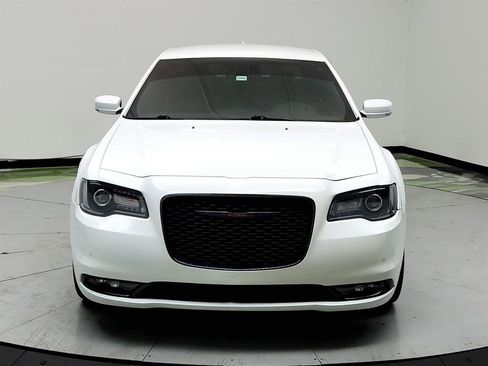 Used 2021 Chrysler 300 S RWD image 2