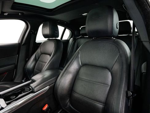 Used 2020 Jaguar XE S image 10