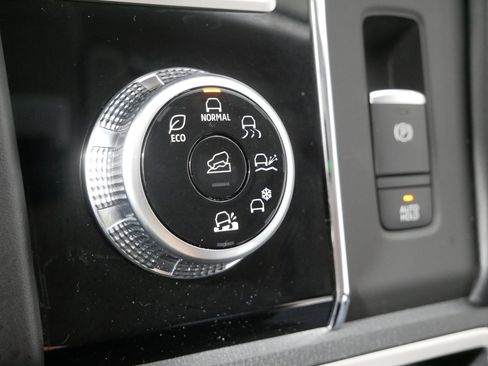 Used 2022 Mitsubishi Outlander SE image 30