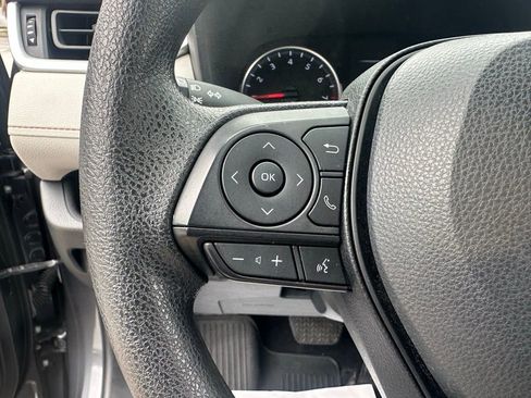 Used 2022 Toyota RAV4 XLE image 28