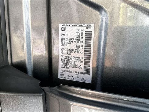 Used 2025 Nissan Rogue SV FWD image 37