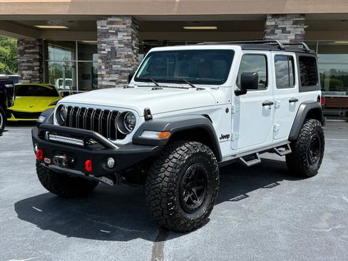 Used 2025 Jeep Wrangler Unlimited Sport AWD/4WD image 1