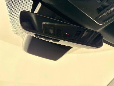 Used 2025 Toyota Camry SE w/ Convenience Package FWD image 22