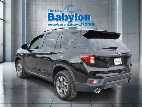 Used 2023 Honda Passport TrailSport image 3