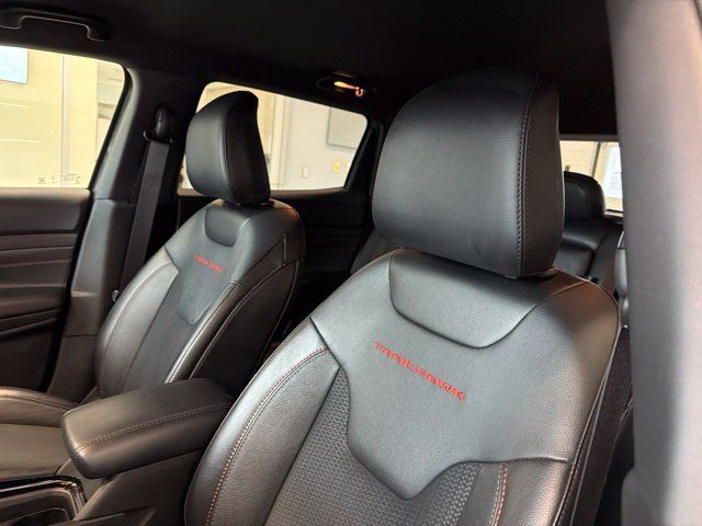 Used 2023 Jeep Compass Trailhawk w/ Trailhawk Convenience Group AWD/4WD image 11