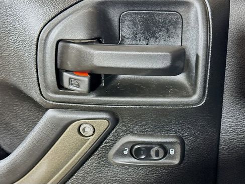 Used 2018 Jeep Wrangler Unlimited Sport image 15