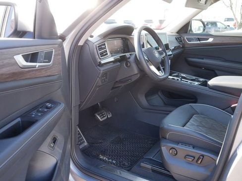 Certified 2025 Volkswagen Atlas SEL Premium R-Line image 12