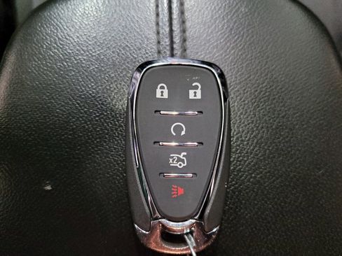 Used 2022 Chevrolet Malibu LT FWD image 32
