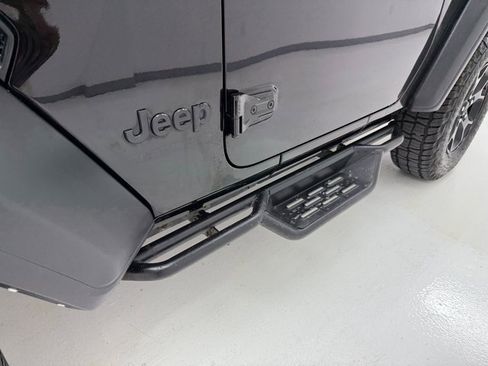 Used 2022 Jeep Wrangler Willys image 9