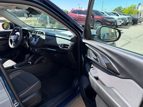 Used 2021 Chevrolet TrailBlazer LS AWD/4WD image 28