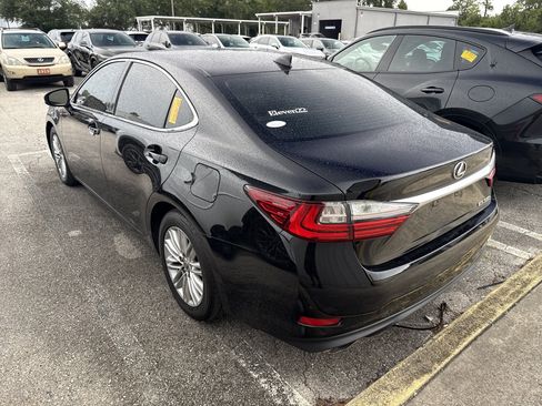 Used 2017 Lexus ES 350 w/ Accessory Package 2 FWD image 3