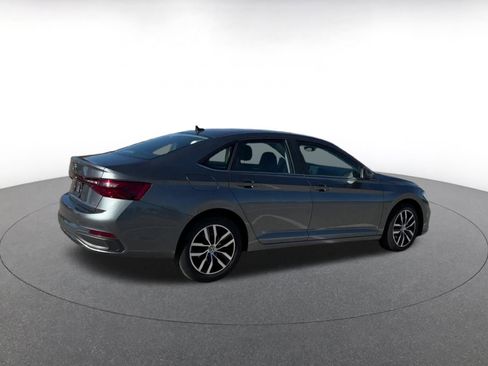 Used 2025 Volkswagen Jetta SE image 14