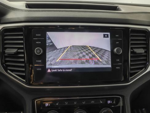 Used 2022 Volkswagen Atlas Cross Sport SEL image 8