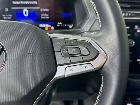 Used 2023 Volkswagen Tiguan SE R-Line image 24