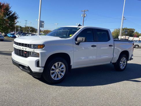 Used 2022 Chevrolet Silverado 1500 Custom image 3