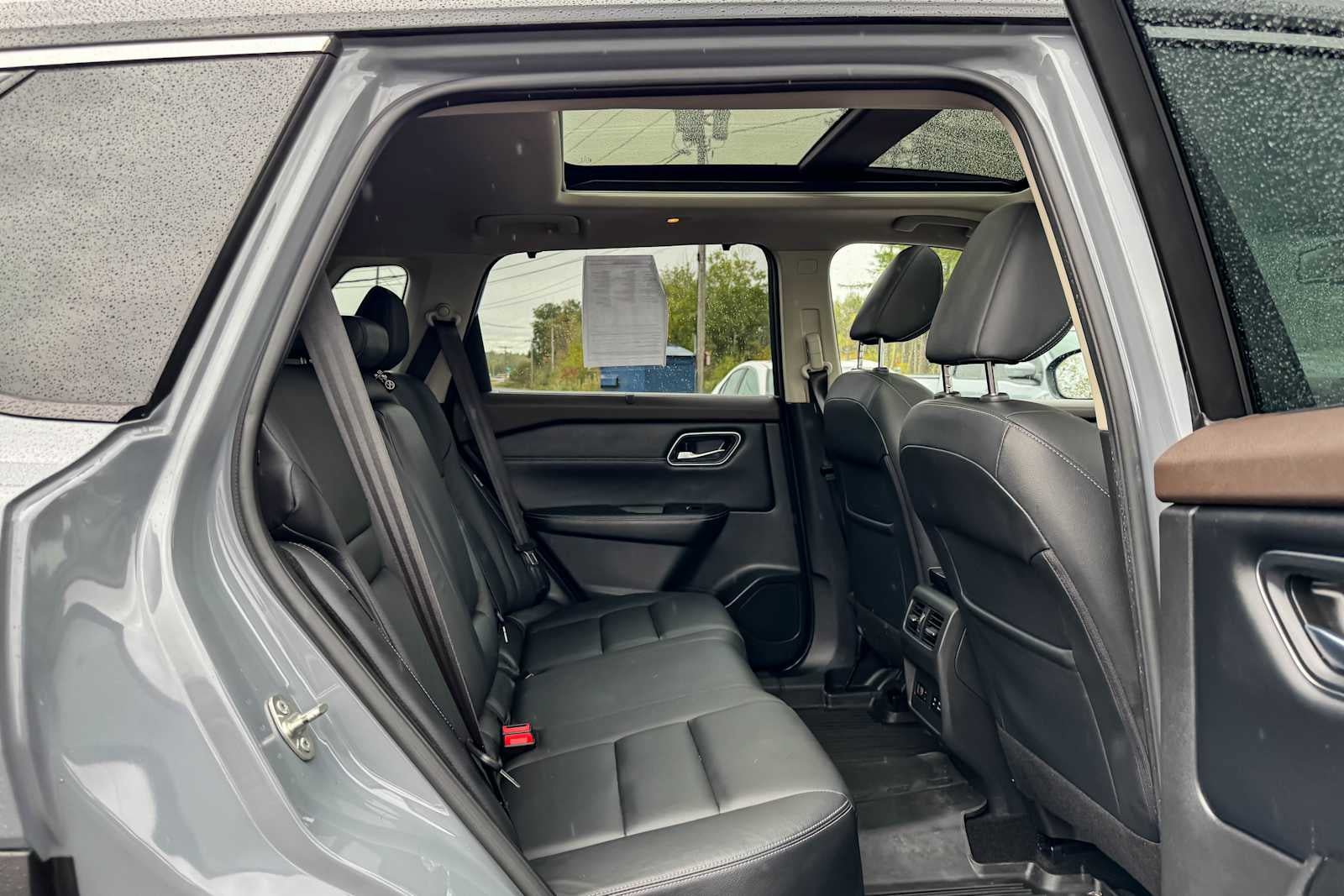 Used 2021 Nissan Rogue SL w/ Premium Package AWD/4WD image 12