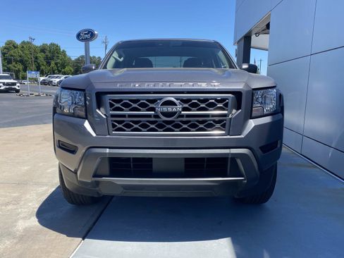 Used 2023 Nissan Frontier SV RWD image 11